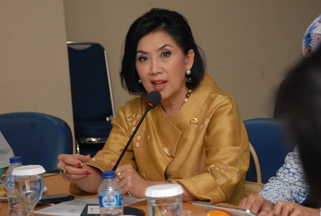 Tuti N. Roosdiono: Menjaga Nilai Budaya dan Tradisi dengan Aturan dan Batasan