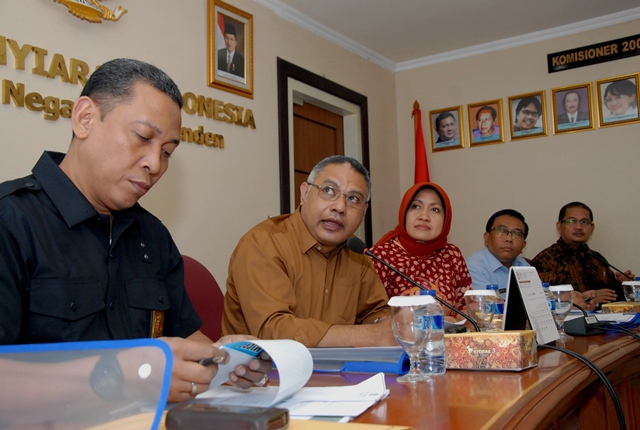 Pentingkah Tayangan Kasus Hukum Disiarkan Live dan Berlama-lama?
