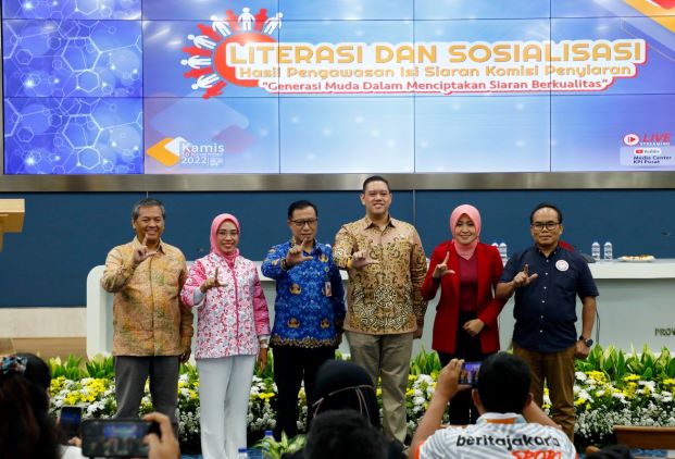 Memaknai Hari Pahlawan, Media Harus Ikut Perang Melawan Hoax dan Ujaran Kebencian