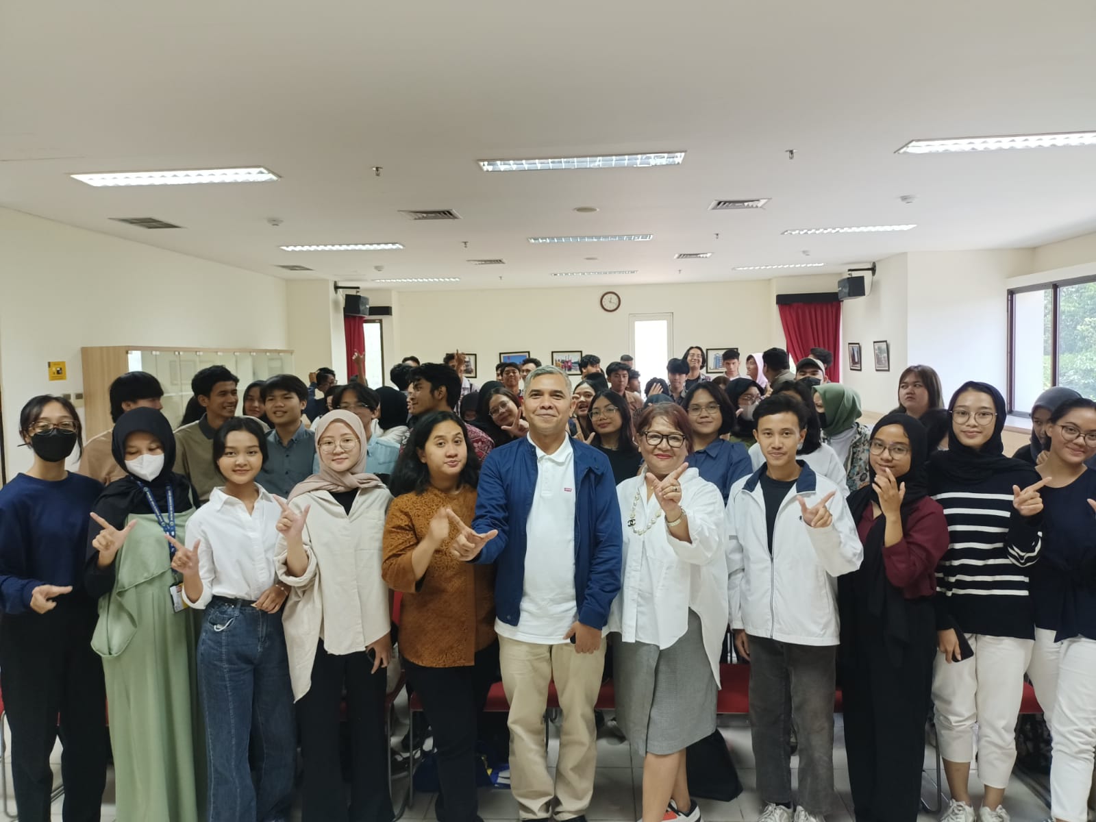 Amin Sampaikan Prinsip Komunikasi Publik KPI Di Depan Mahasiswa Vokasi UI