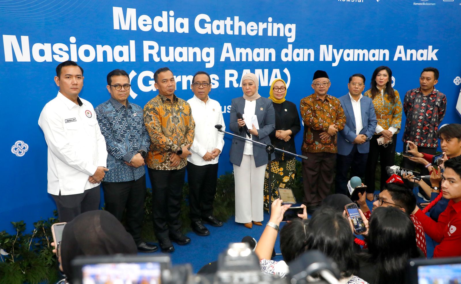 Tegaskan Komitmen Kawal Ruang Siar Ramah Anak KPI Usulkan Lima Poin PenguatanHal ini disampaikan Ketua KPI Ubaidillah usai menghadiri forum Temu Pimpinan Redaksi Media dalam rangka pengarusutamaan Gerakan Nasional Ruang Aman Nyaman Anak (Gernas RANA)
